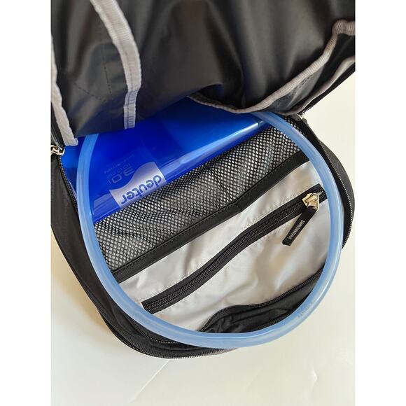 Deuter Race Air 10 Bike Backpack Black NEW - Picture 11 of 12